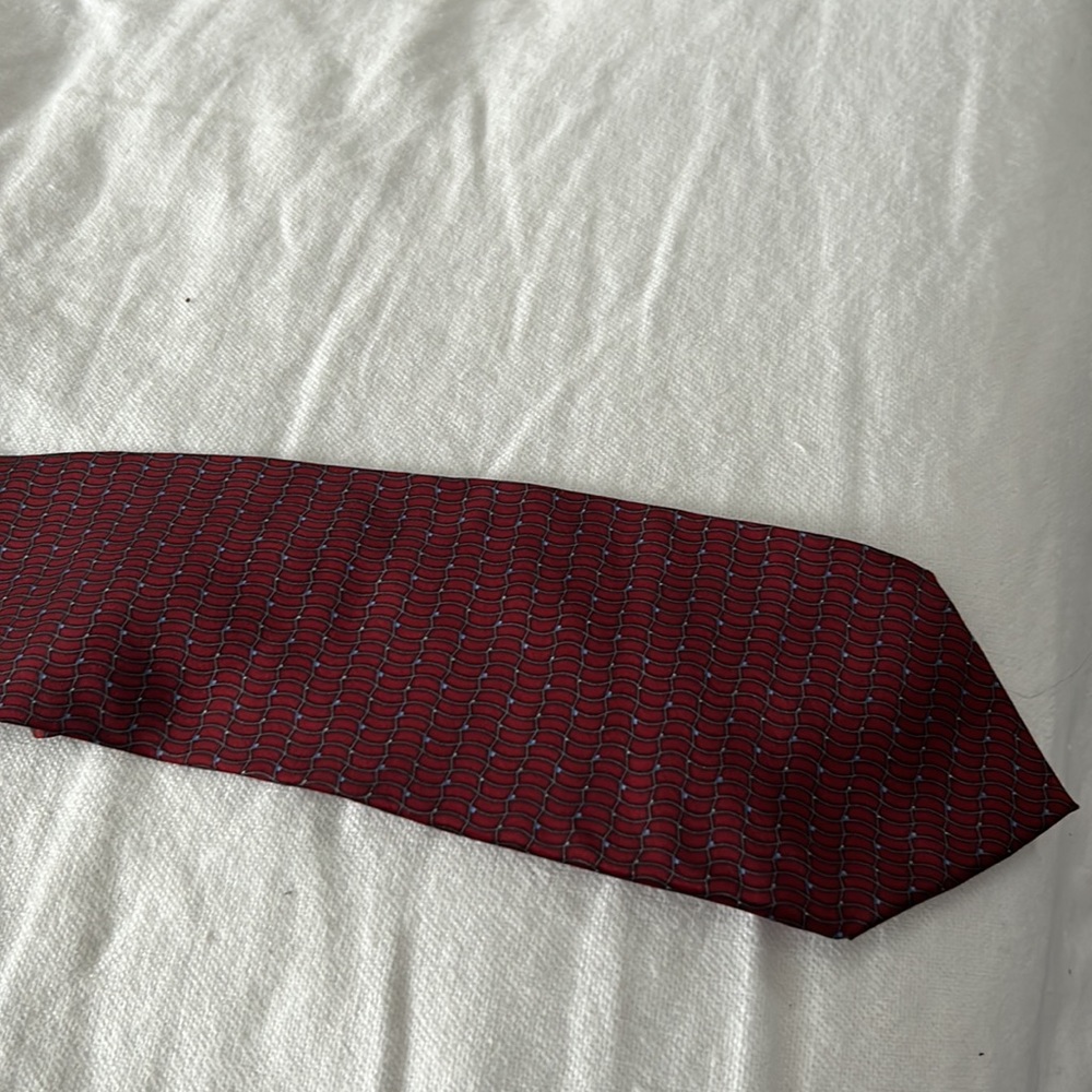 Ziggurat By Mulberry Neckwear Red Blue Printed 100%‎ Silk Tie - Picture 5 of 5